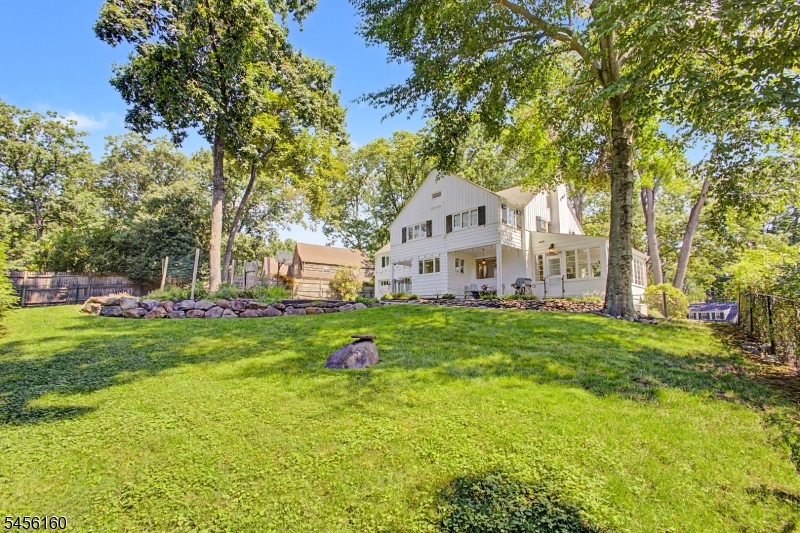 1015 SLEEPY HOLLOW LANE