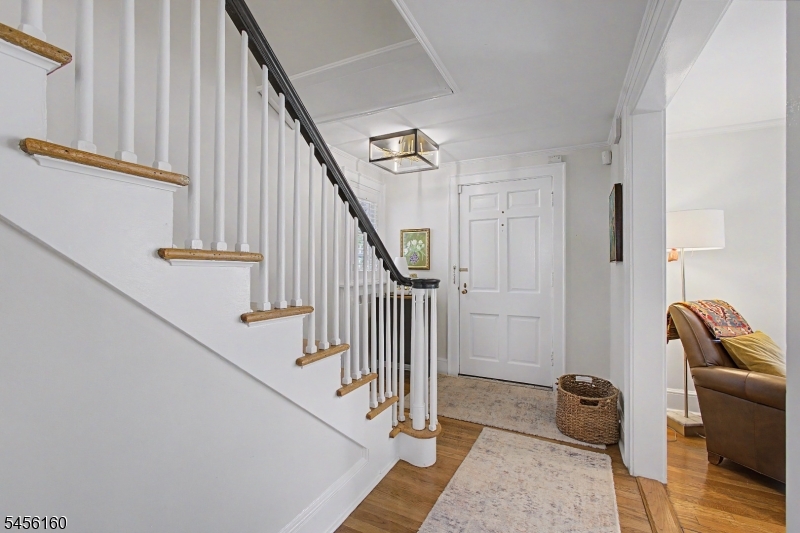 1015 SLEEPY HOLLOW LANE