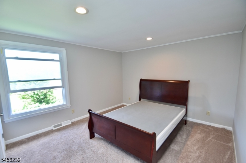 131 Munsonhurst Rd