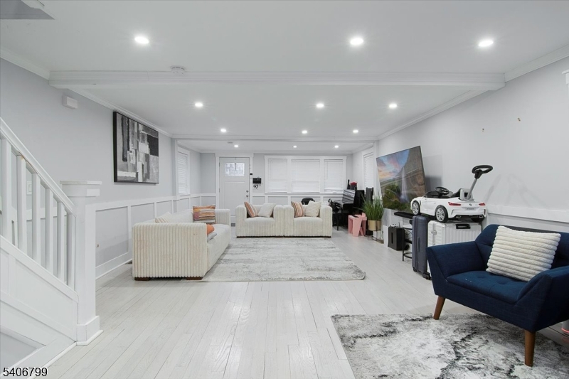 113 Sanford St