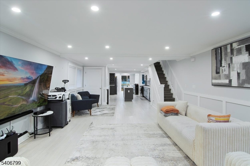 113 Sanford St