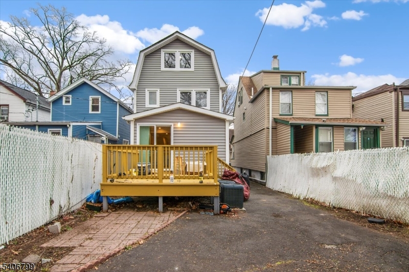 113 Sanford St