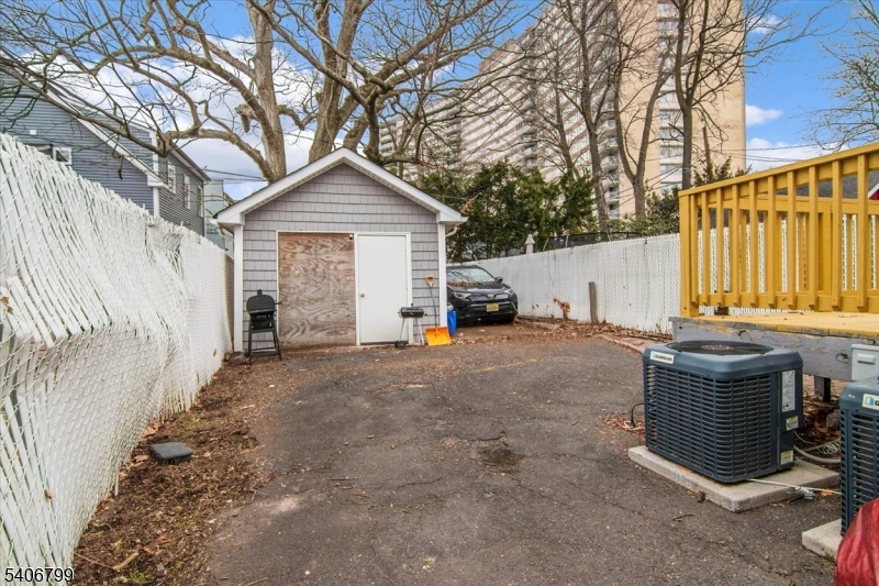 113 Sanford St