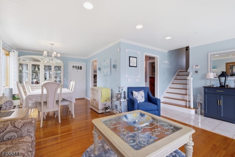 381 Carteret Ave