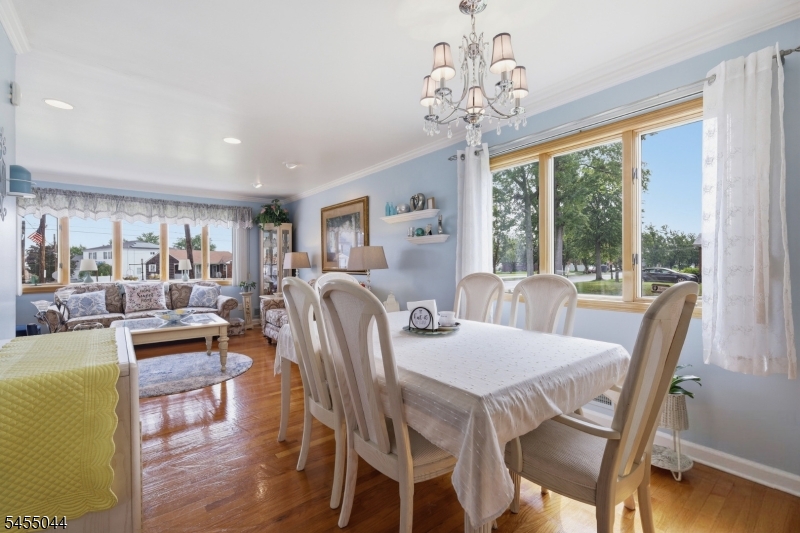 381 Carteret Ave
