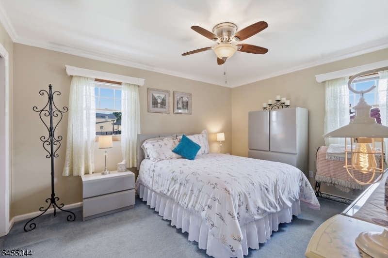 381 Carteret Ave