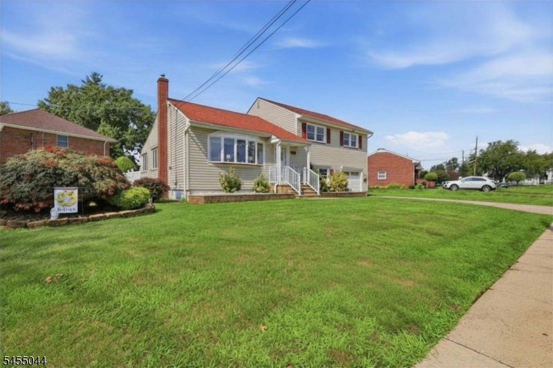 381 Carteret Ave