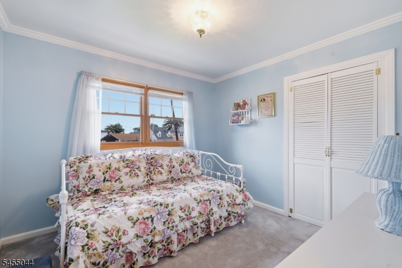 381 Carteret Ave