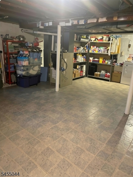 381 Carteret Ave