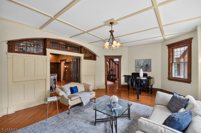 237 Raymond Ave