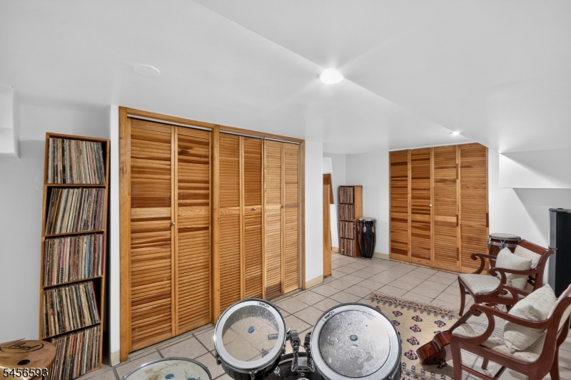 237 Raymond Ave