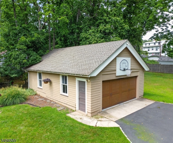237 Raymond Ave