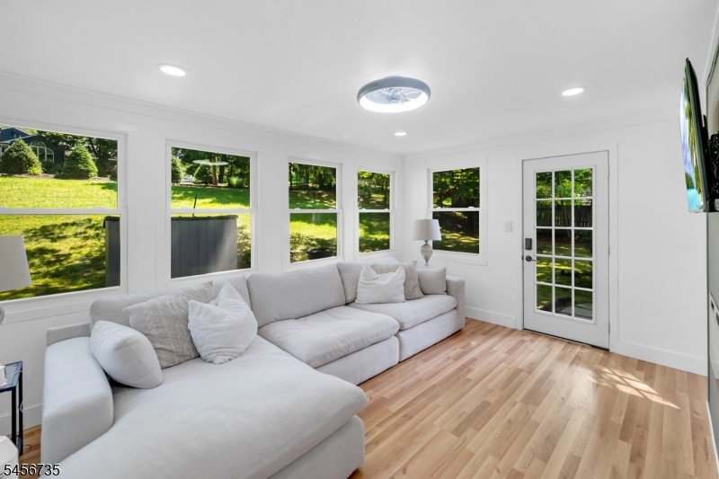 25 Windsor Ct