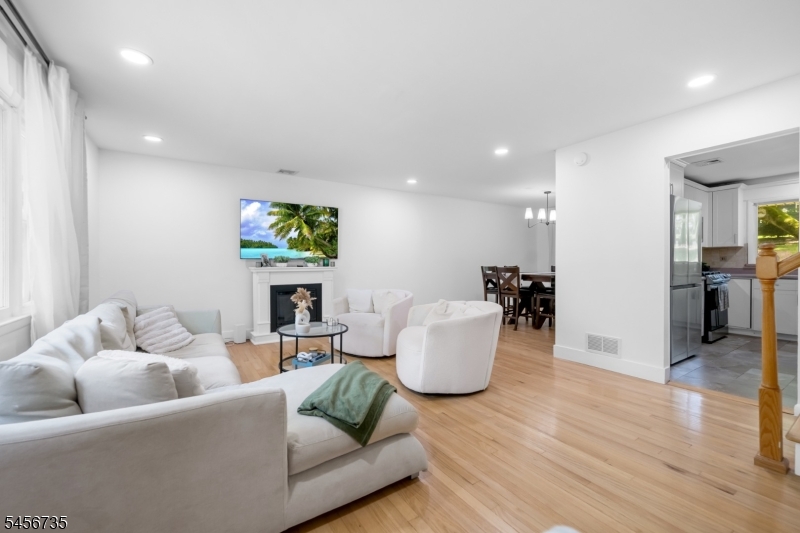 25 Windsor Ct