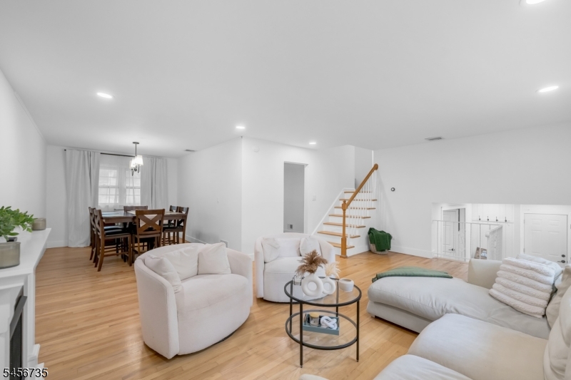 25 Windsor Ct