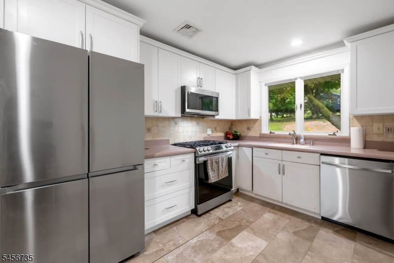 25 Windsor Ct