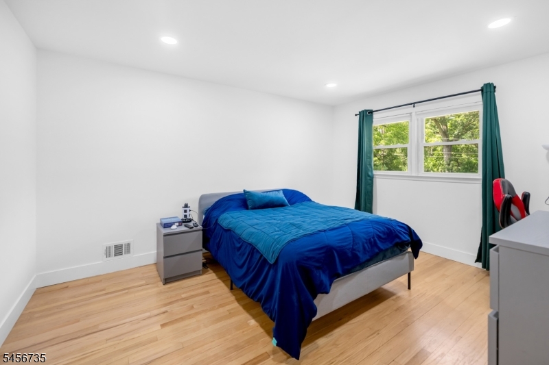 25 Windsor Ct