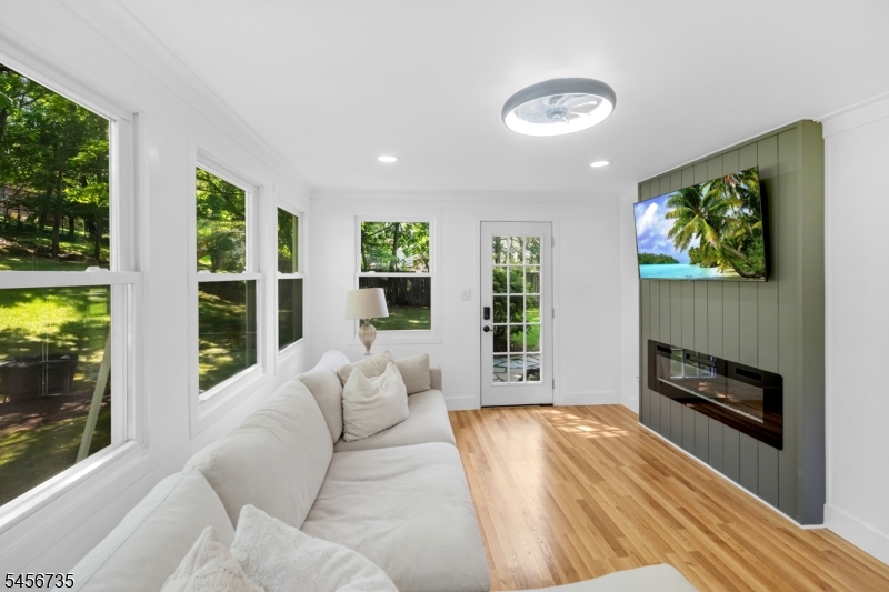 25 Windsor Ct