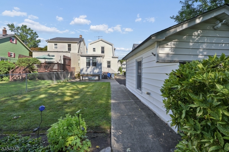 11 Concord Ave