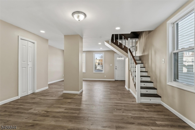 11 Tichenor Ter