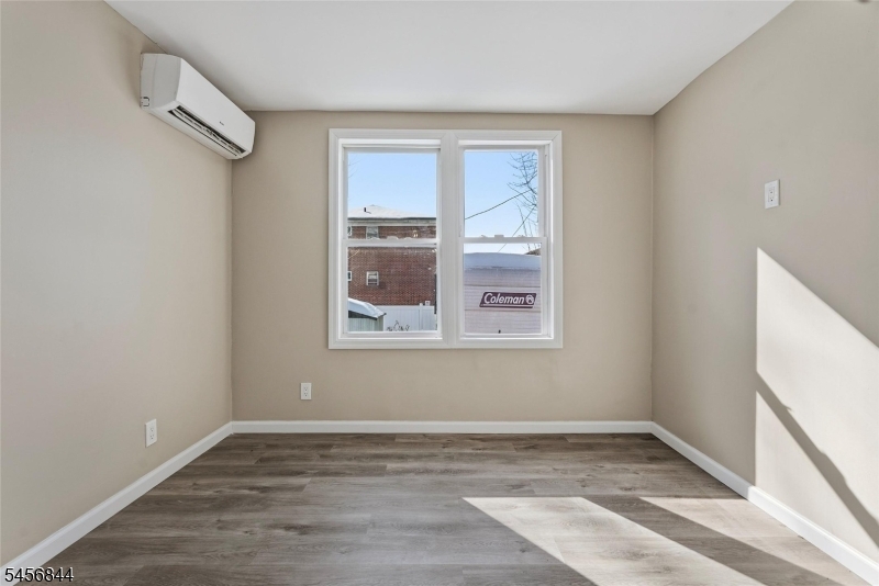 11 Tichenor Ter