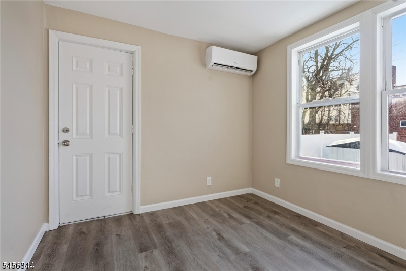 11 Tichenor Ter