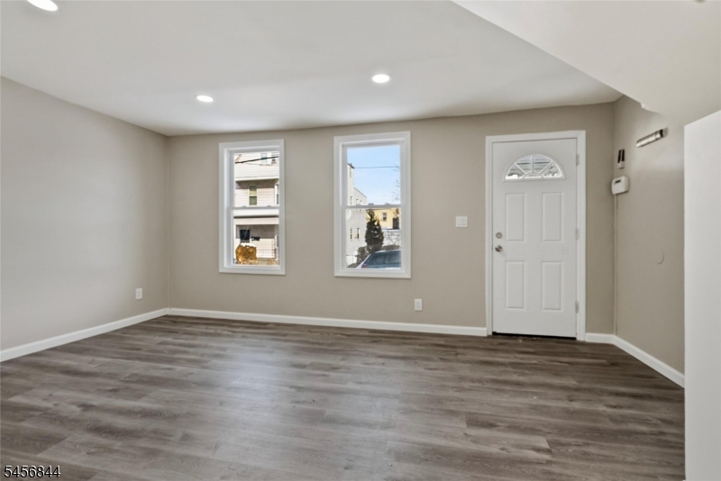 11 Tichenor Ter
