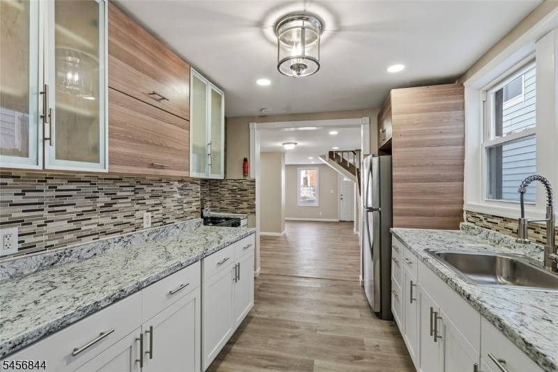 11 Tichenor Ter
