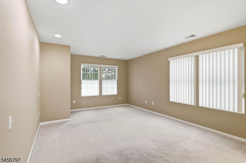 242 Hiawatha Blvd