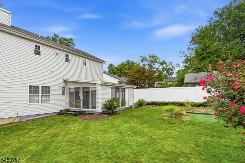 242 Hiawatha Blvd
