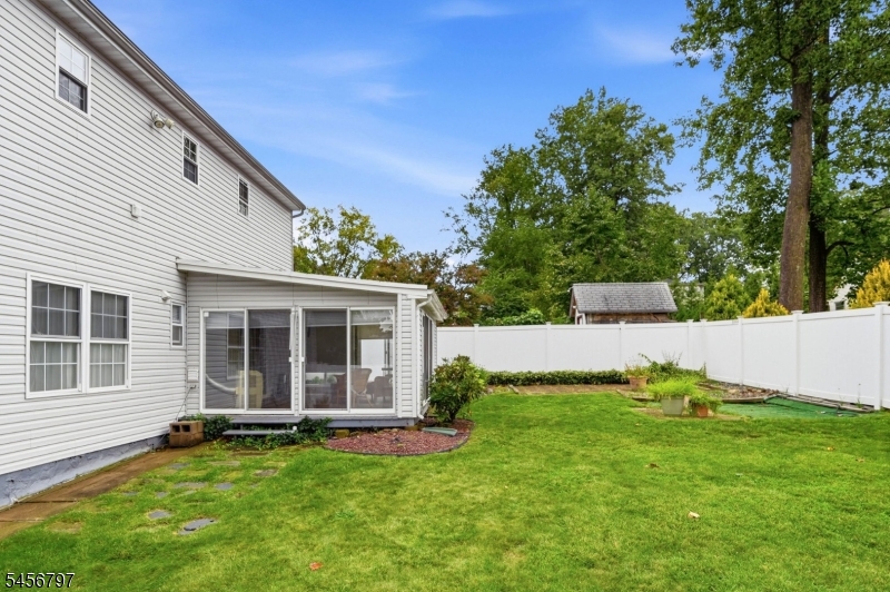 242 Hiawatha Blvd