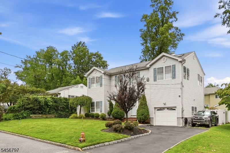 242 Hiawatha Blvd