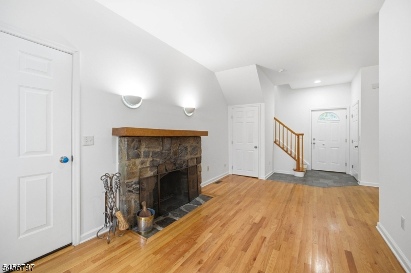 242 Hiawatha Blvd