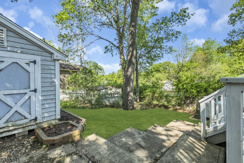 406 Brooklyn Mountain Rd