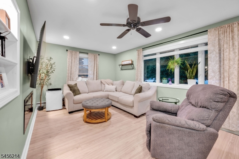 97 Bliss Blvd