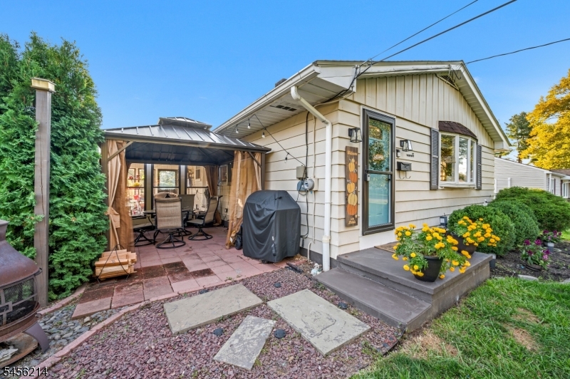 97 Bliss Blvd