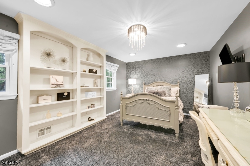 23 Brittany Rd