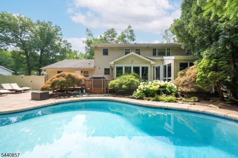 23 Brittany Rd