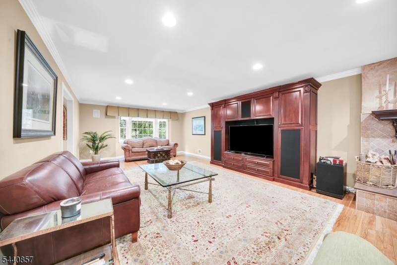 23 Brittany Rd