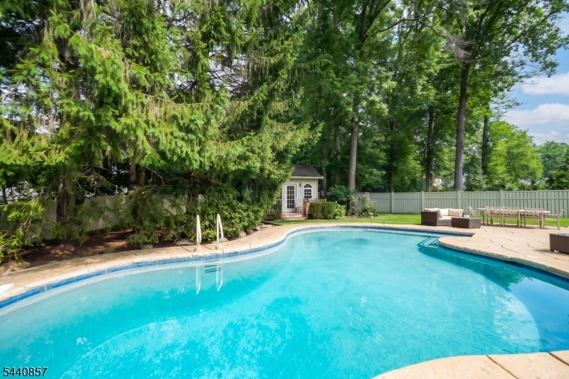 23 Brittany Rd