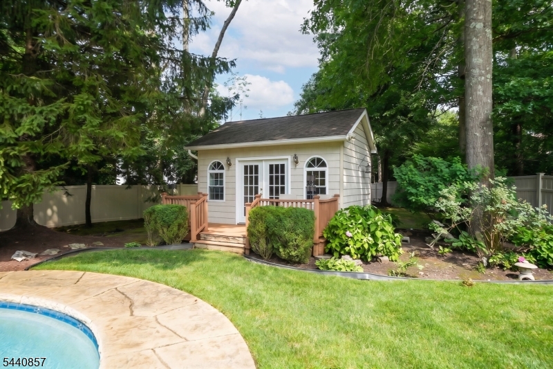 23 Brittany Rd