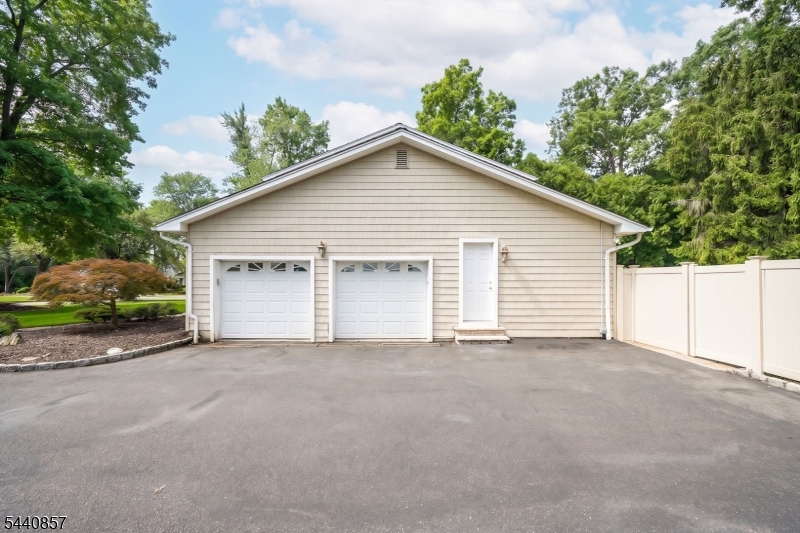 23 Brittany Rd