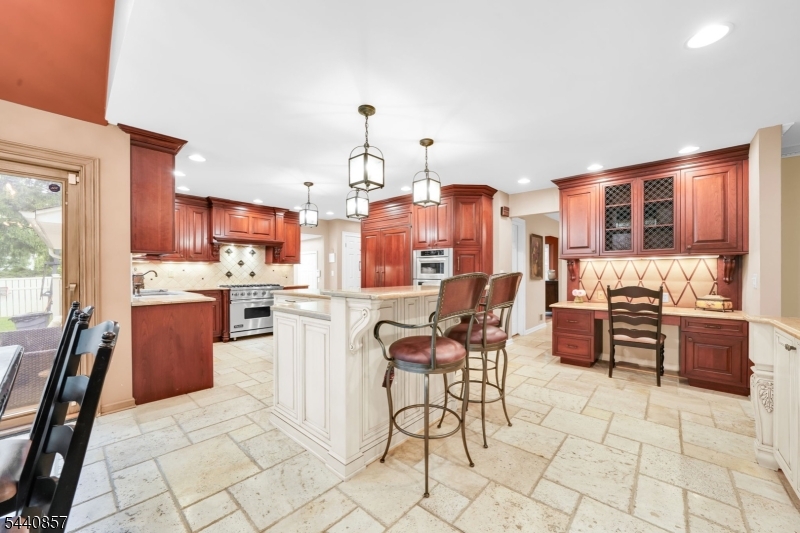 23 Brittany Rd