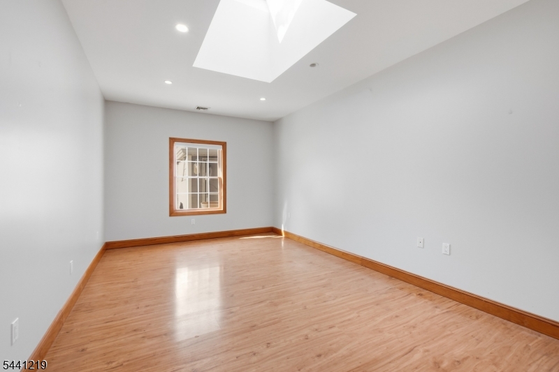 66 Minnisink Rd