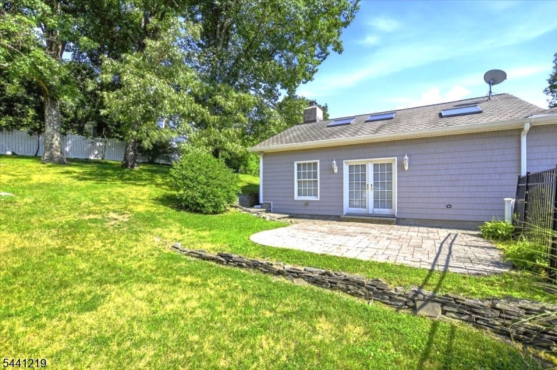 66 Minnisink Rd