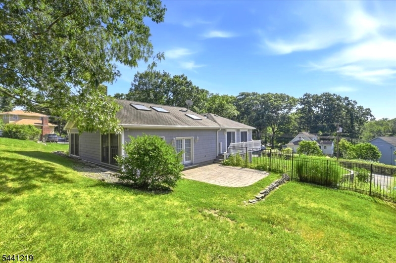66 Minnisink Rd