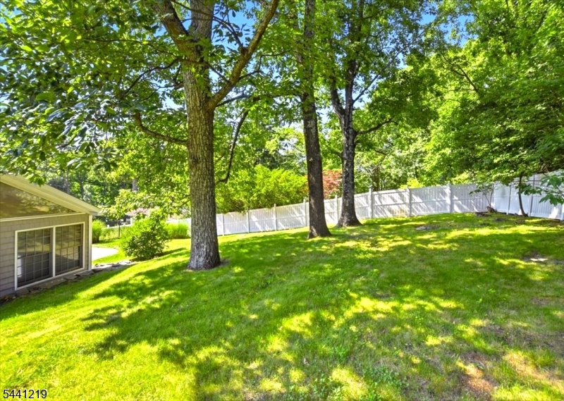 66 Minnisink Rd
