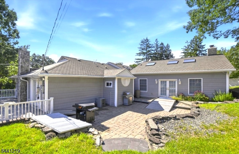 66 Minnisink Rd