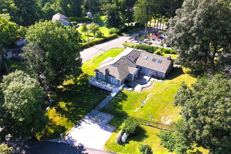 66 Minnisink Rd
