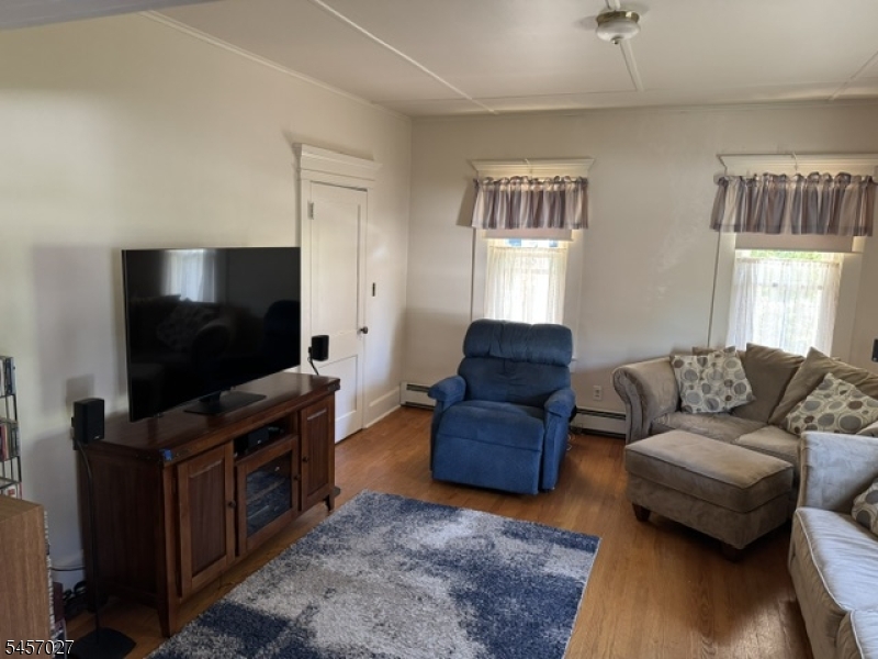 21 Eyland Ave